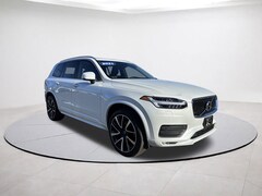 2021 Volvo XC90 T6 Momentum 7 Passenger SUV