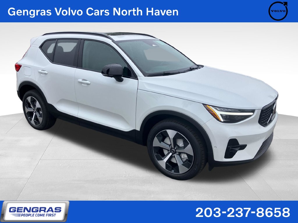 2026 Volvo XC40 B5 Plus AWD SUV