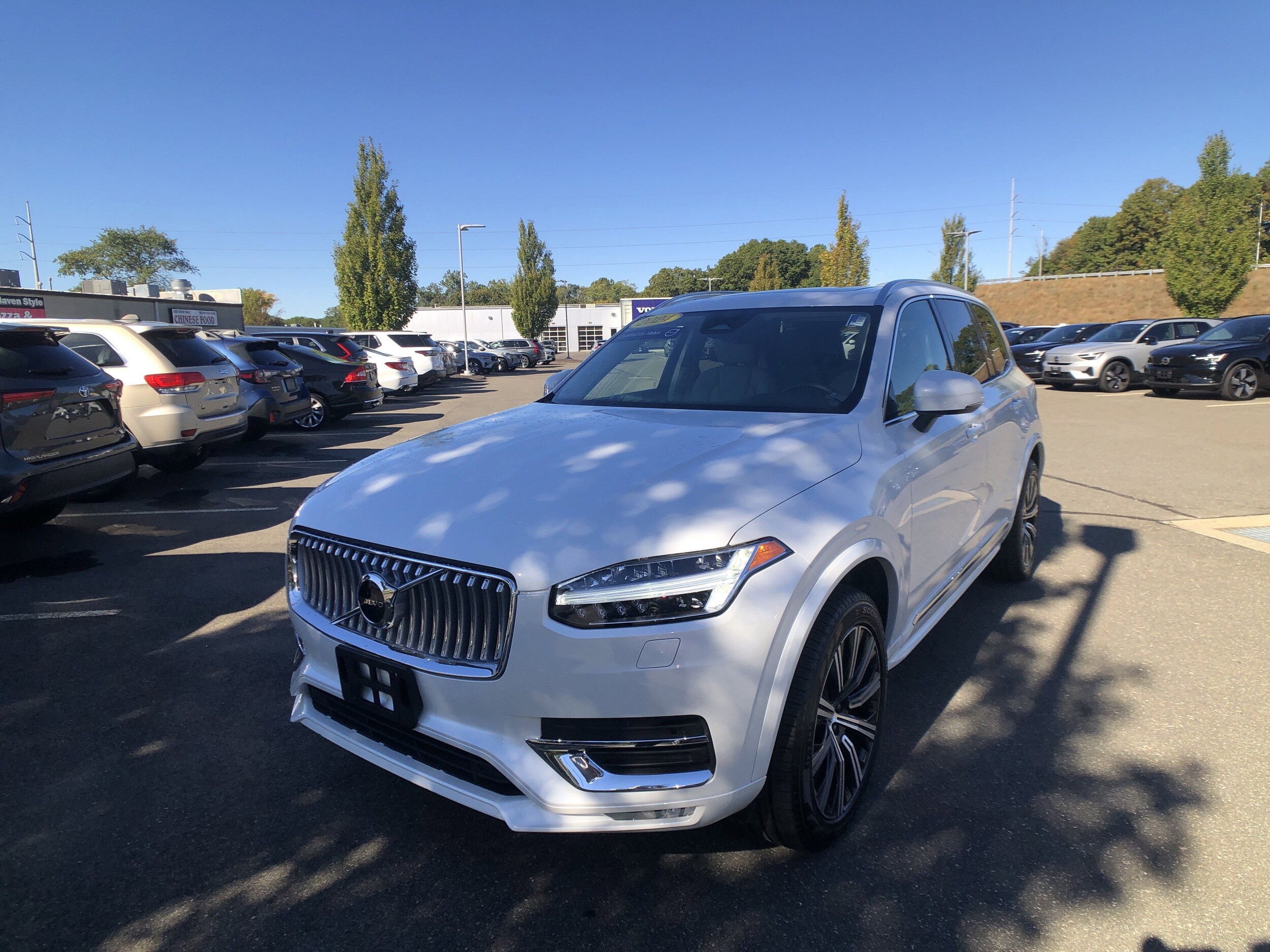 2024 Volvo XC90 B5 Core photo 3