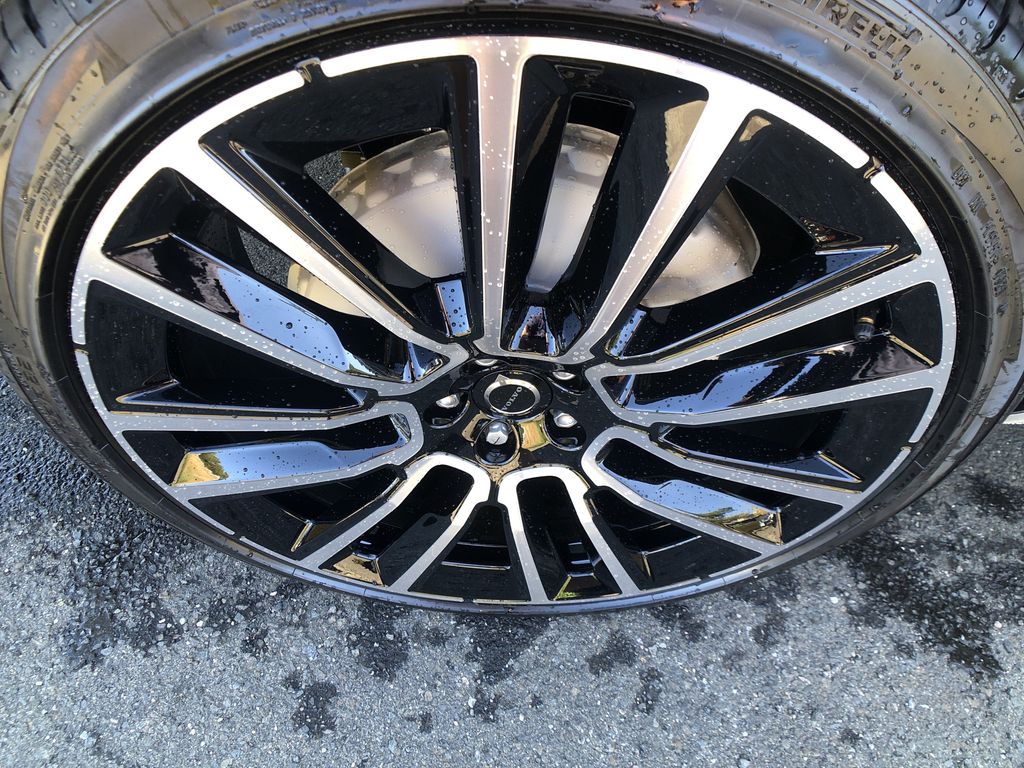 2026 Volvo XC90 Plus - Photo 10