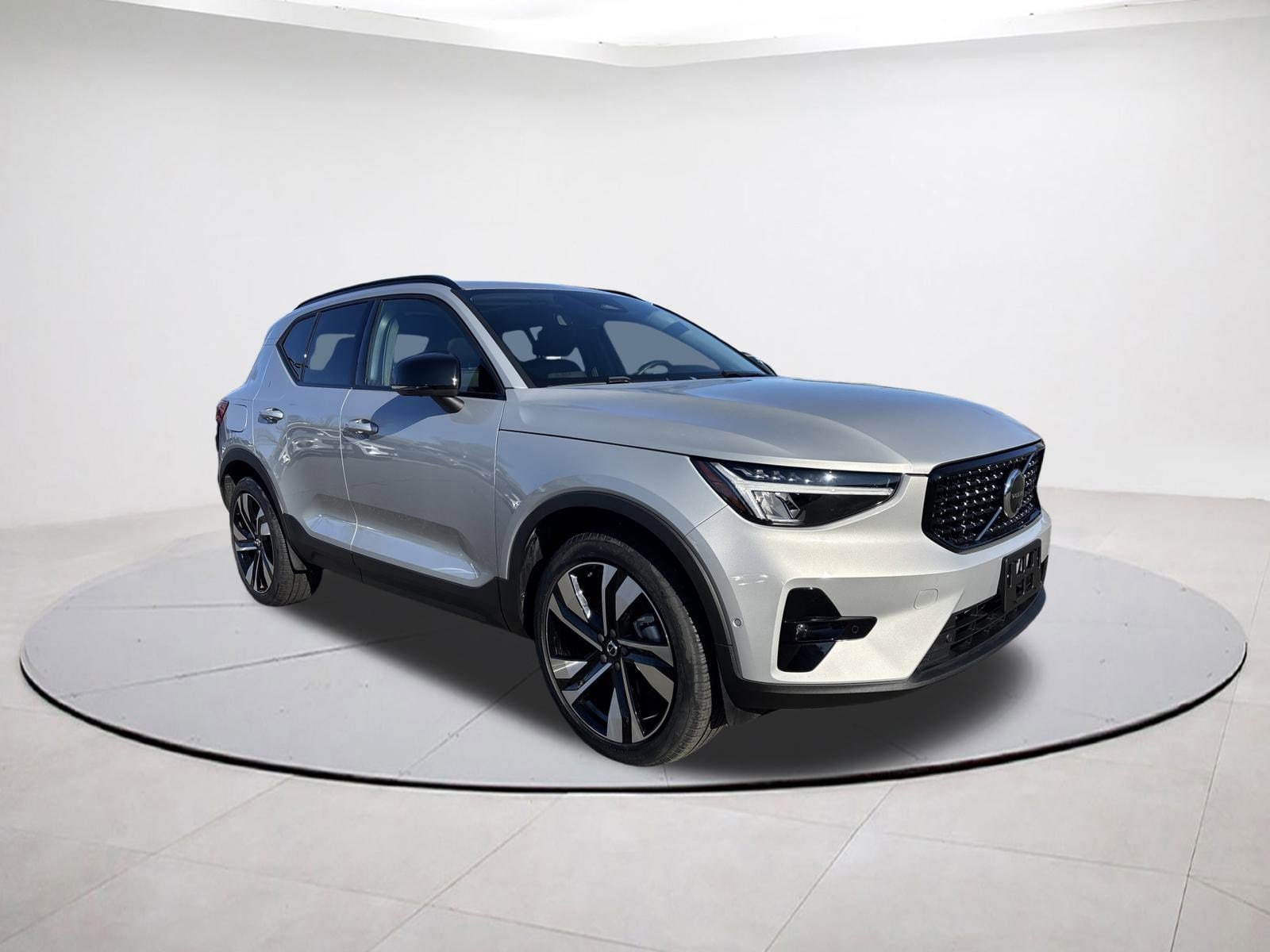 2025 Volvo XC40 Plus's photo