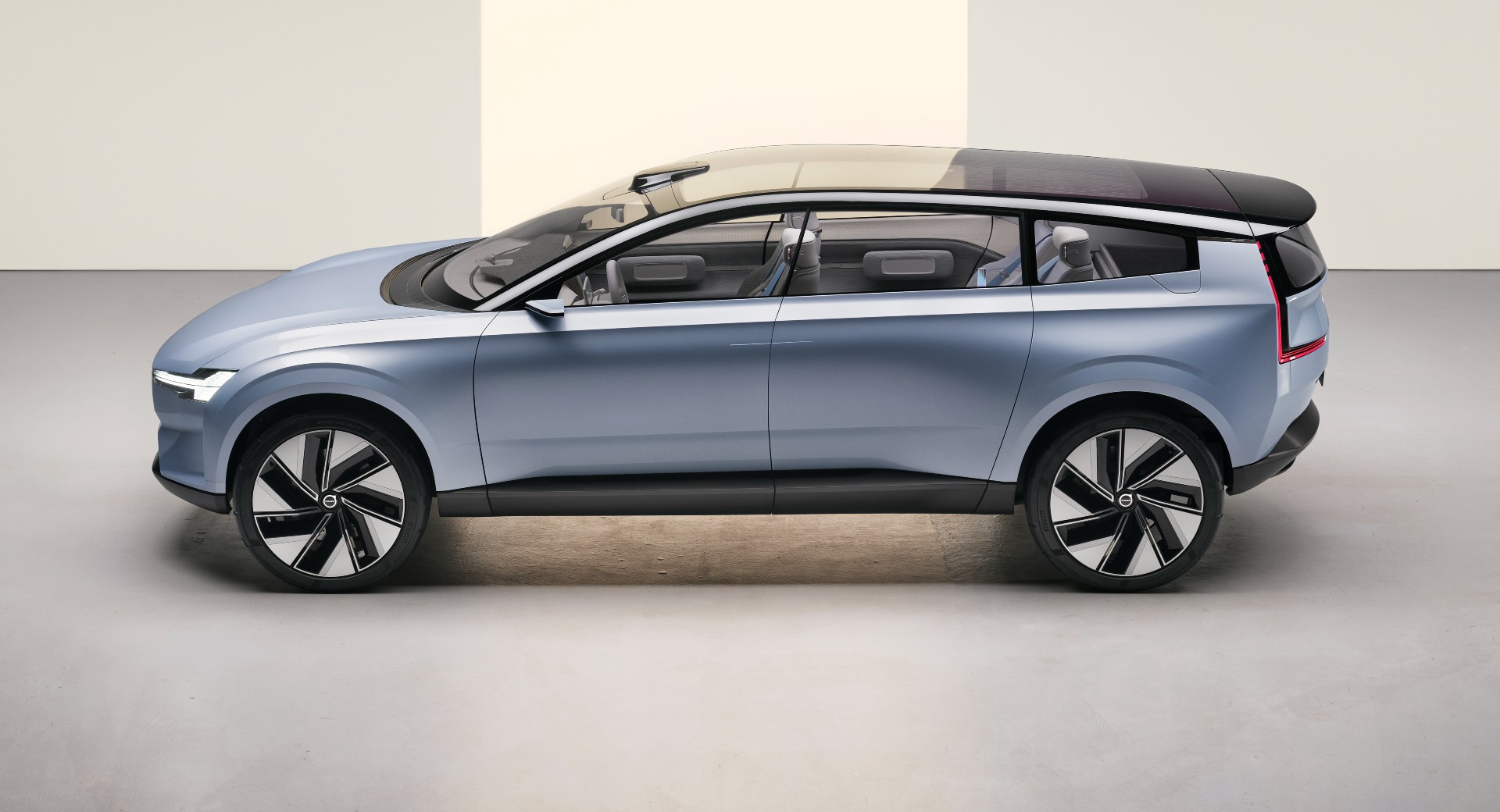 volvo_concept_recharge_main.jpeg