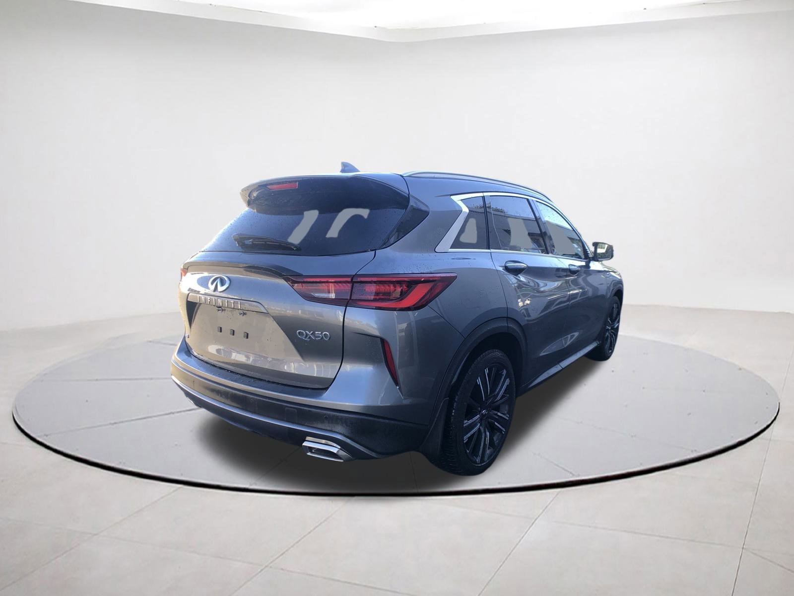 2022 Infiniti QX50 Luxe photo 4