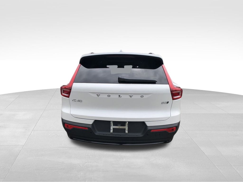 2026 Volvo XC40 Plus - Photo 6