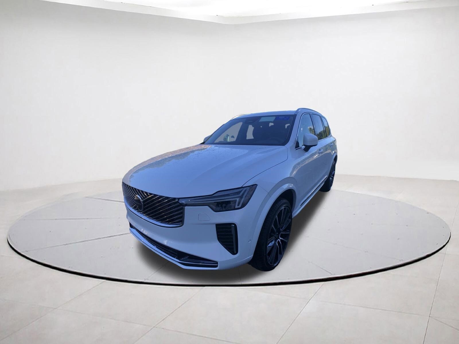 2026 Volvo XC90 Plus photo 3