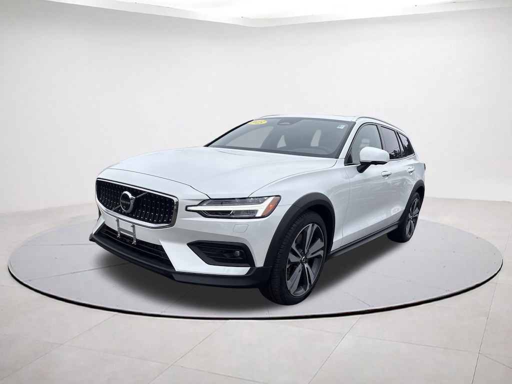 Certified 2025 Volvo V60 Cross Country B5 Plus Wagon