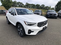 2026 Volvo XC40 B5 Plus SUV
