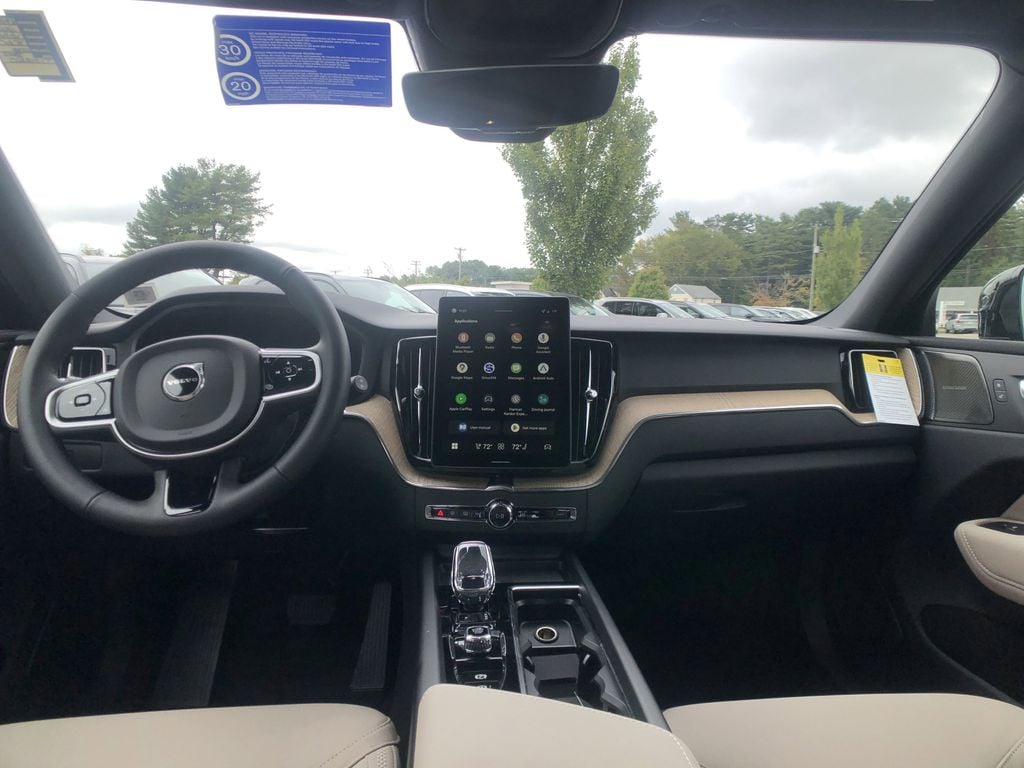 2026 Volvo XC60 Plus - Photo 24