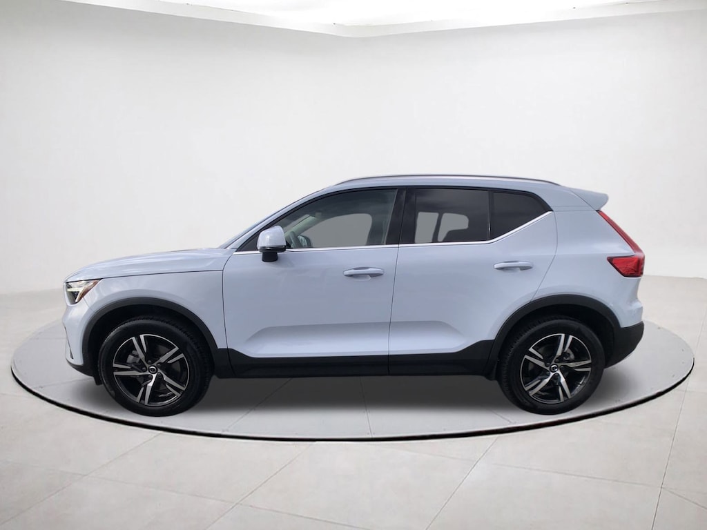 Used 2025 Volvo XC40 B5 Core Bright Theme SUV