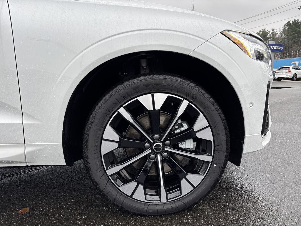 2026 Volvo XC60 Plus - Photo 10
