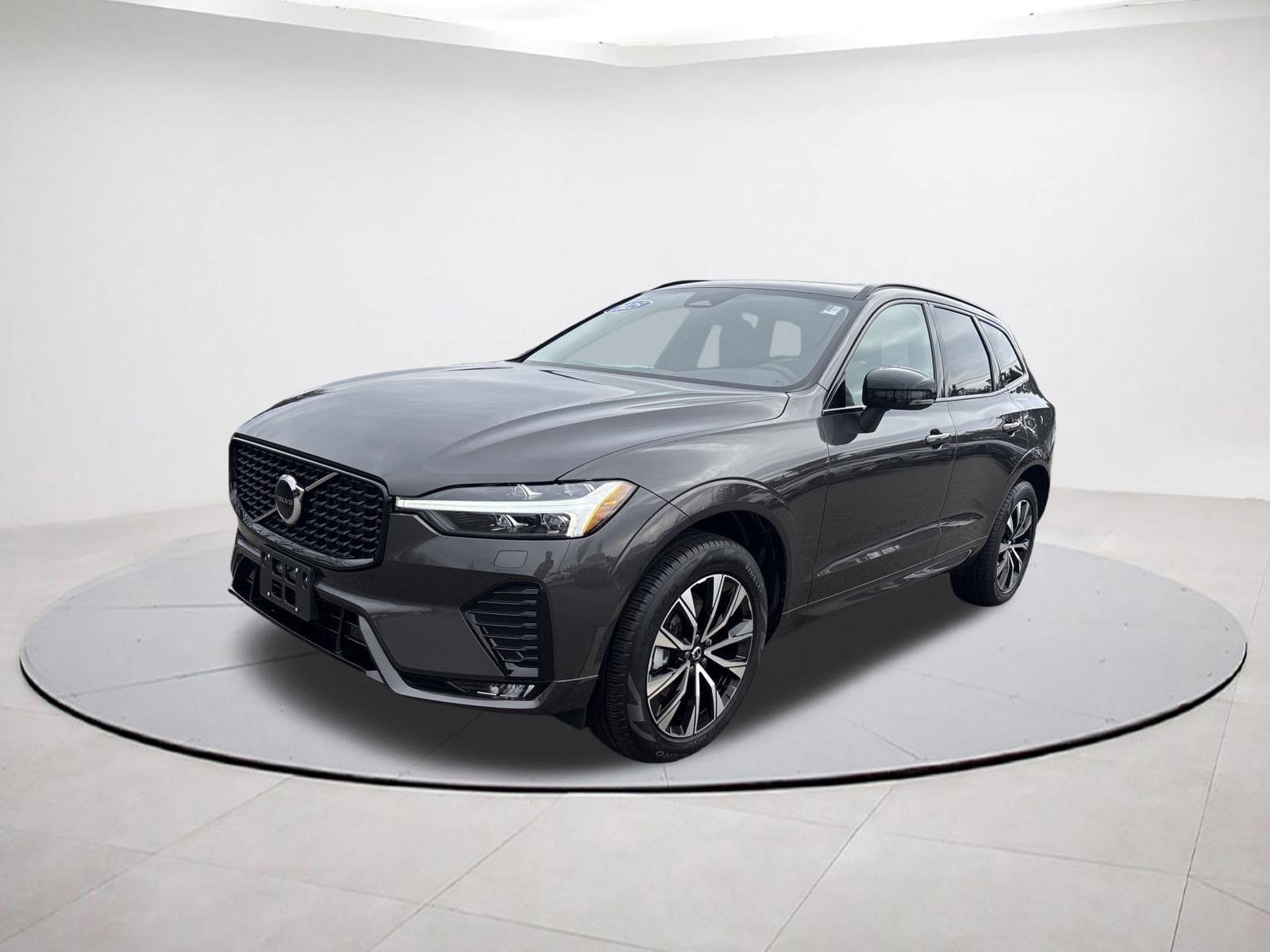 2025 Volvo XC60 Core's photo