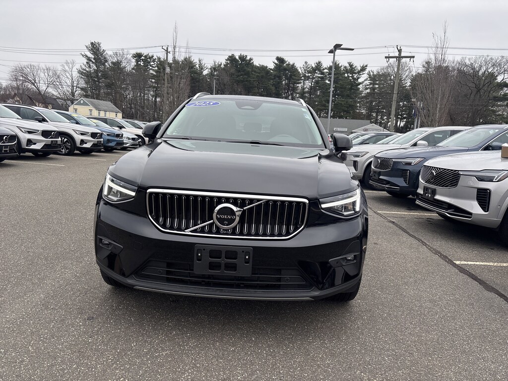 Certified 2025 Volvo XC40 B5 Plus Bright Theme SUV