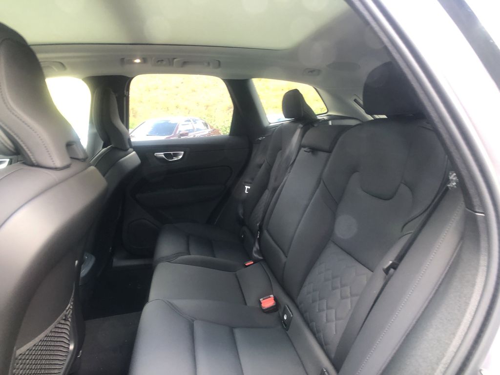 2026 Volvo XC60 Plus - Photo 23