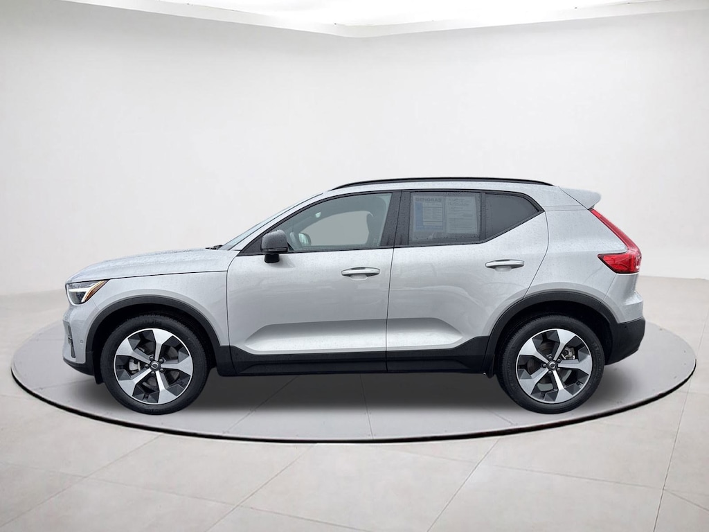 Certified 2025 Volvo XC40 B5 Plus Dark Theme SUV