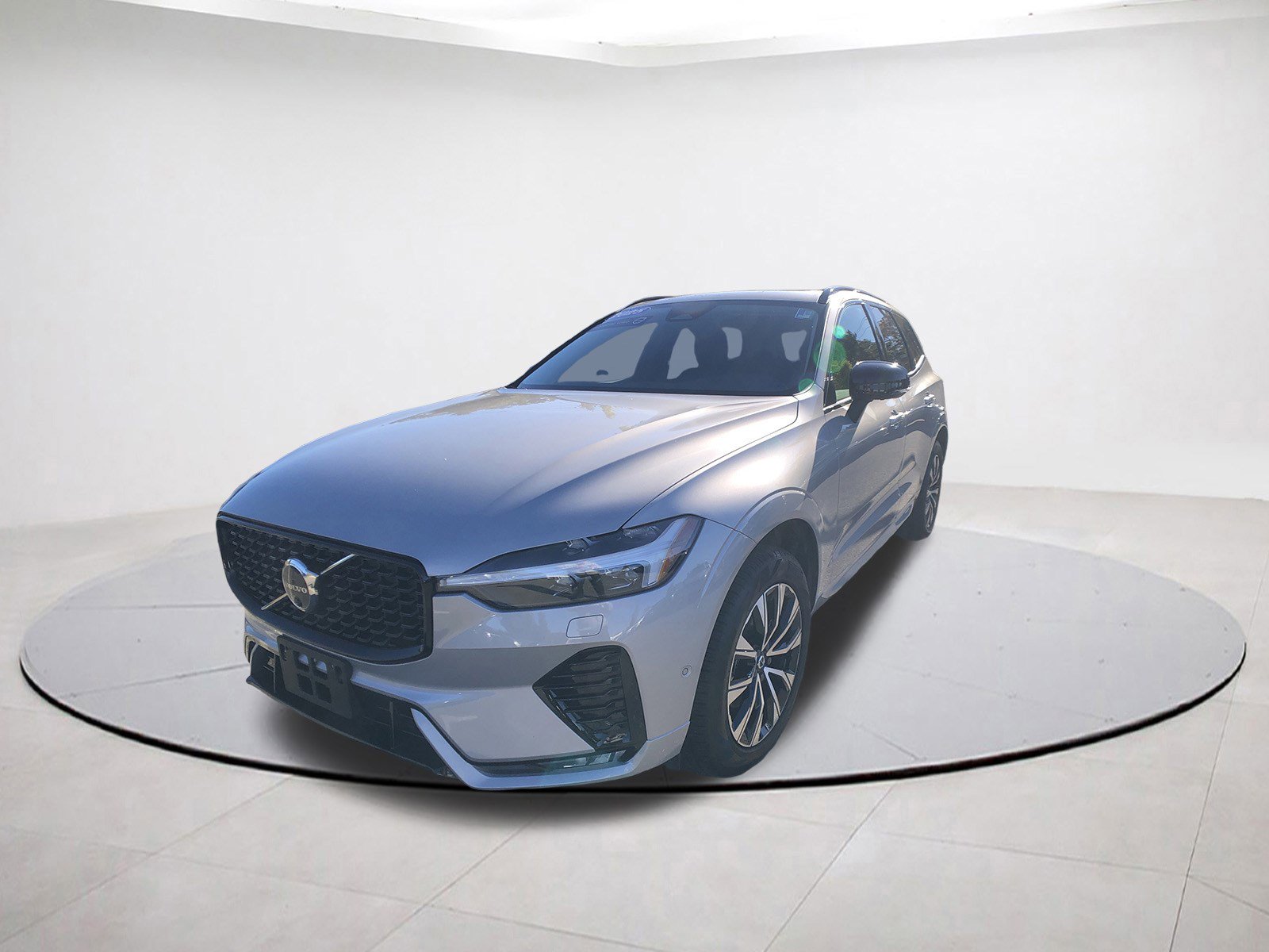 2025 Volvo XC60 B5 Plus photo 3