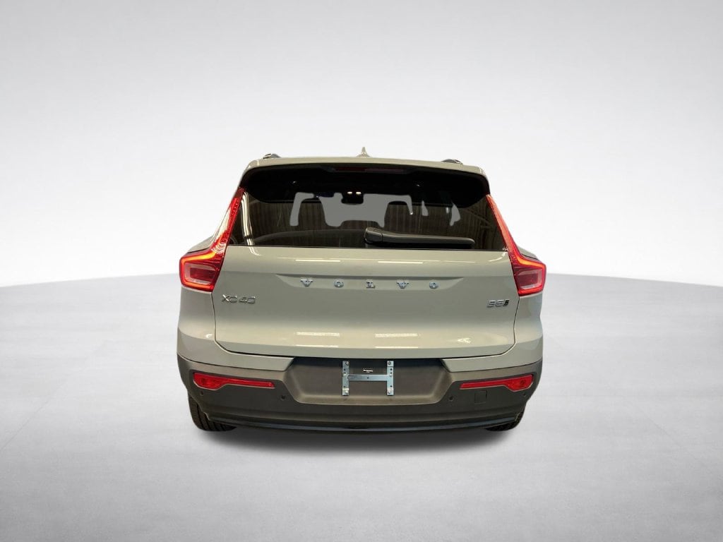 2026 Volvo XC40 Core - Photo 5
