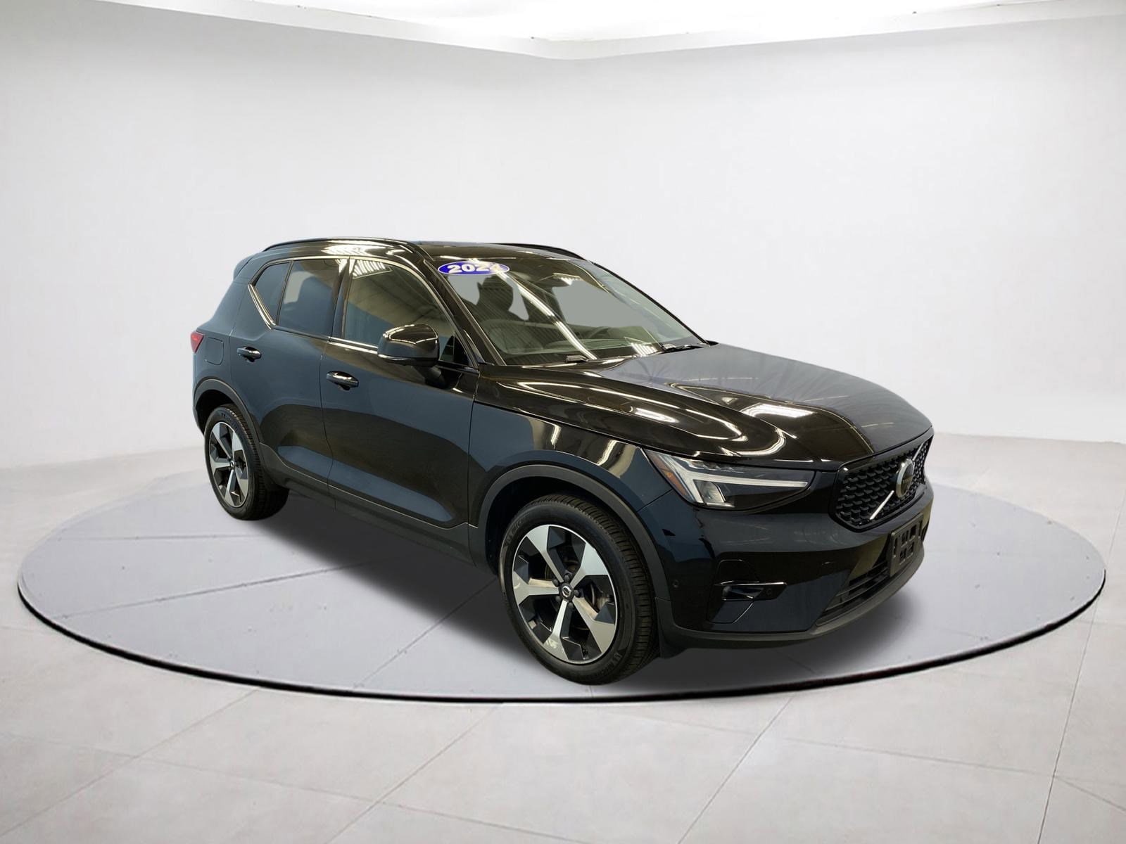 2024 Volvo XC40 Plus's photo