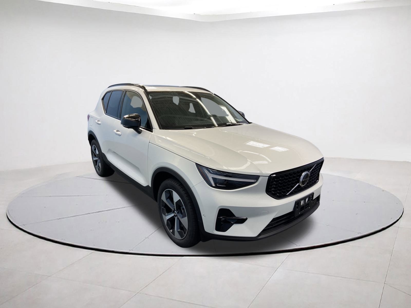 2026 Volvo XC40 Plus's photo