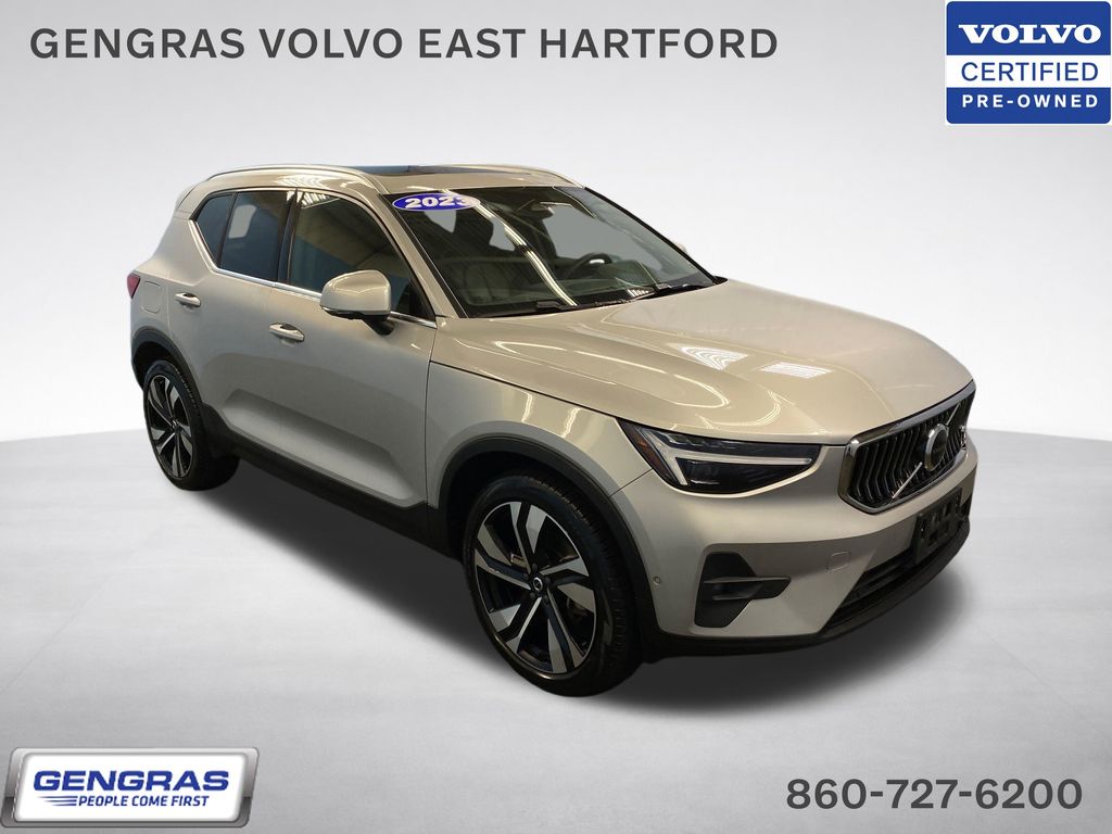 2023 Volvo XC40 SUV 