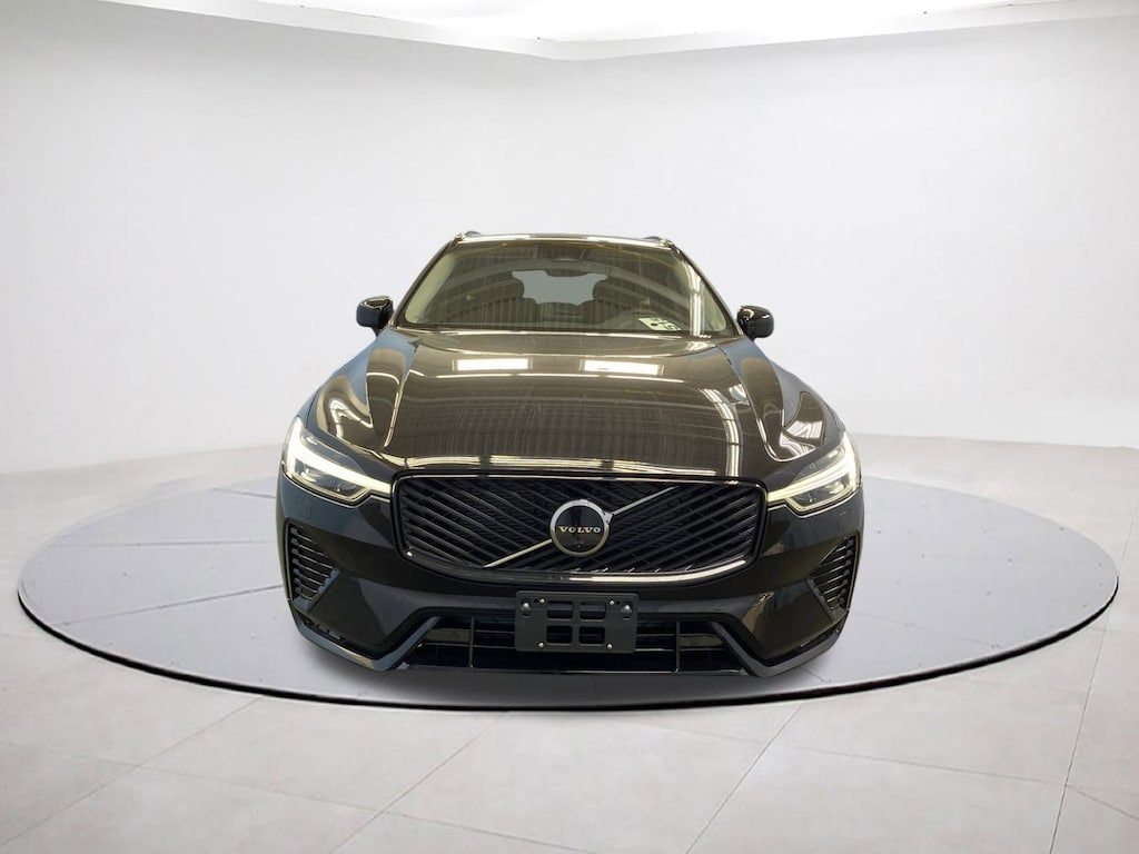 New 2026 Volvo XC60 B5 Plus SUV