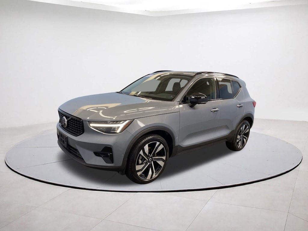Certified 2023 Volvo XC40 Ultimate Dark Theme SUV