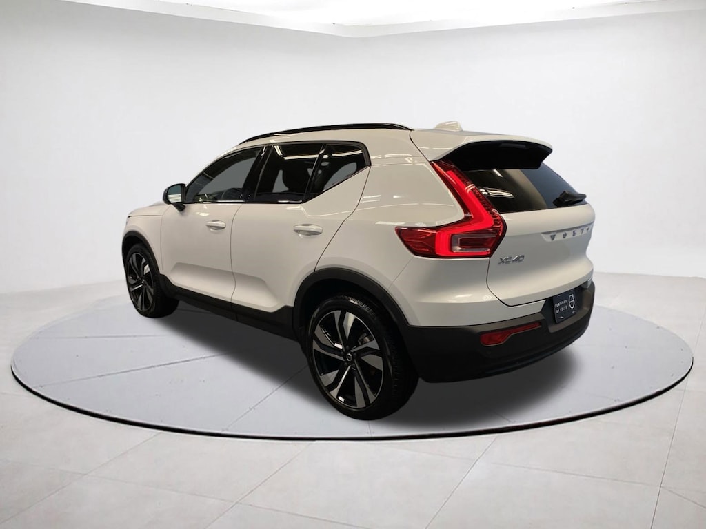 Certified 2025 Volvo XC40 Plus Dark Theme SUV