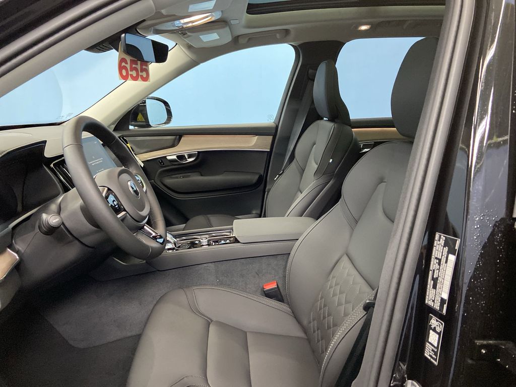 2026 Volvo XC90 Plus - Photo 9