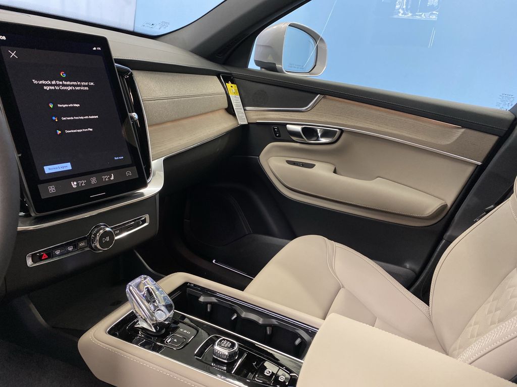2026 Volvo XC90 Plus - Photo 13