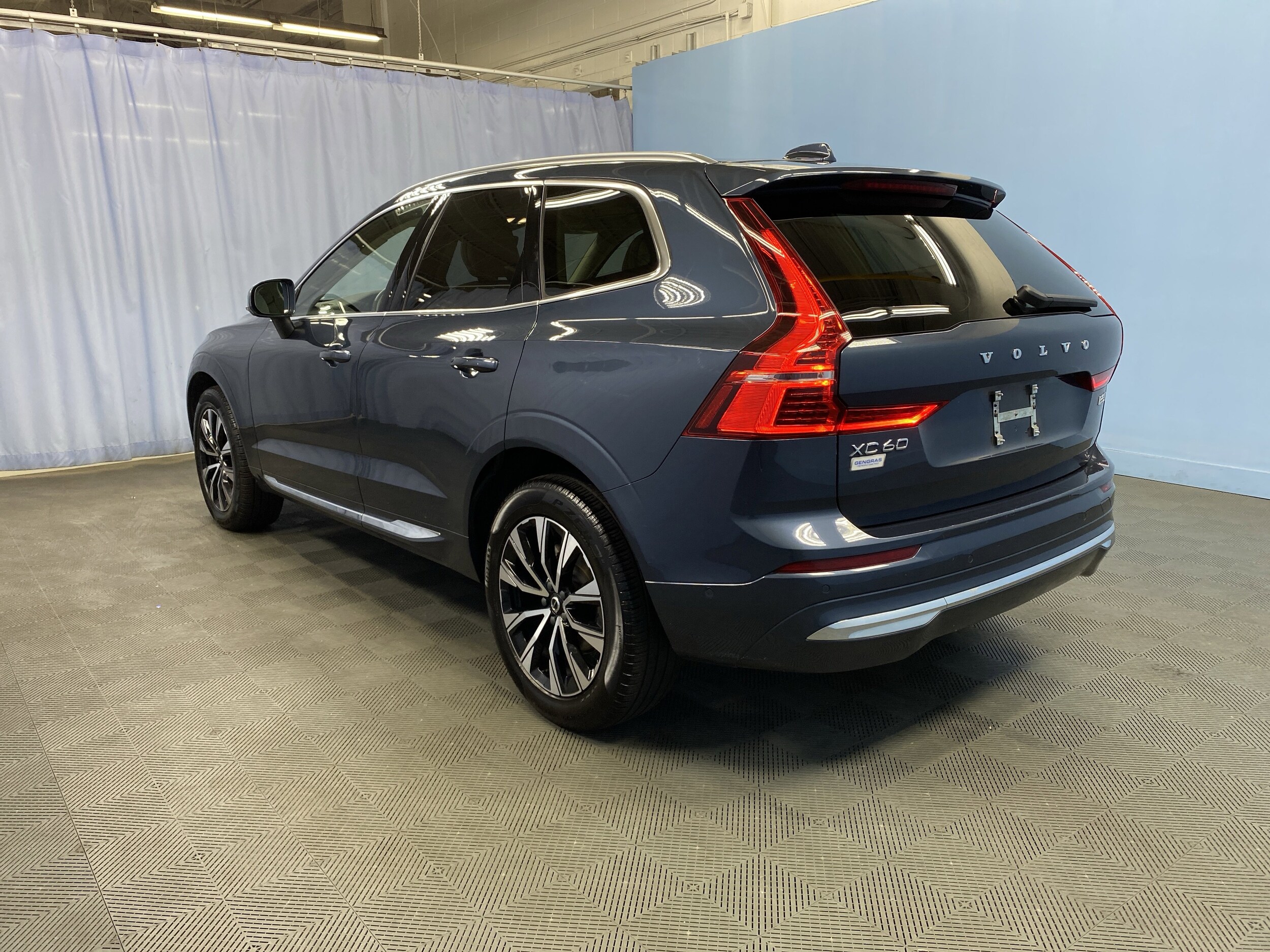 2023 Volvo XC60 Plus photo 4