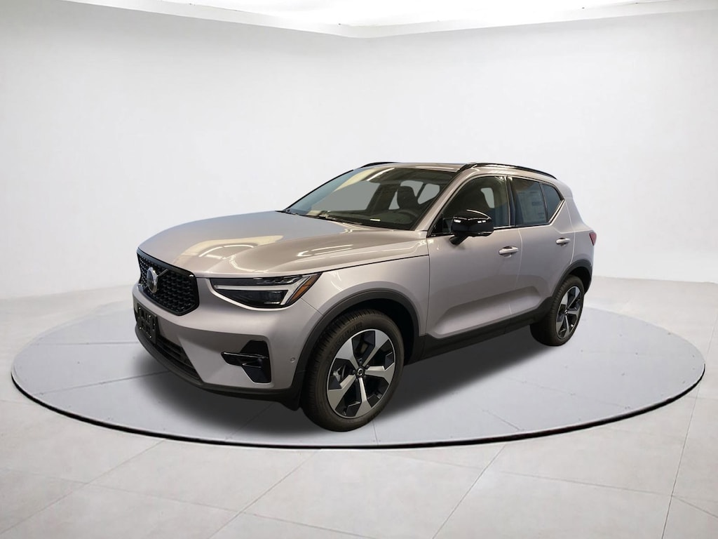 New 2026 Volvo XC40 B5 Plus SUV