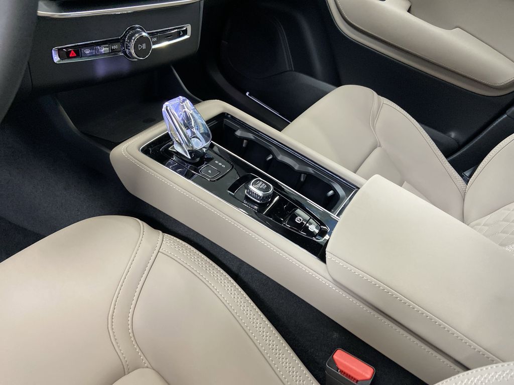 2026 Volvo XC90 Core - Photo 12