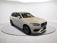 2021 Volvo XC90 Momentum SUV