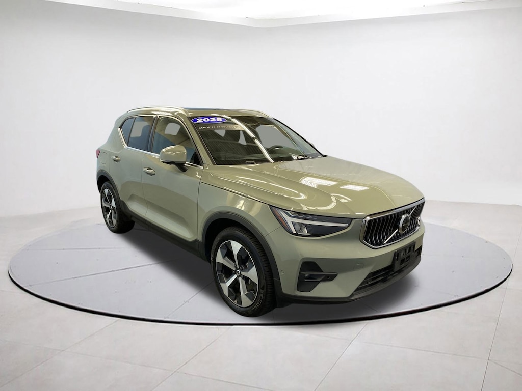 Used 2025 Volvo XC40 Plus Bright Theme SUV