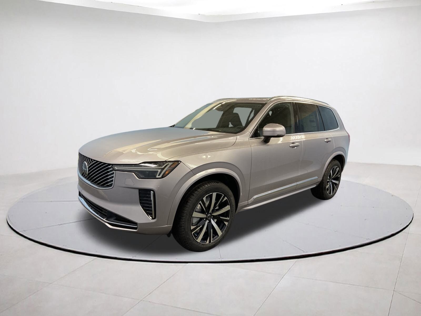 2026 Volvo XC90 B5 Core photo 3