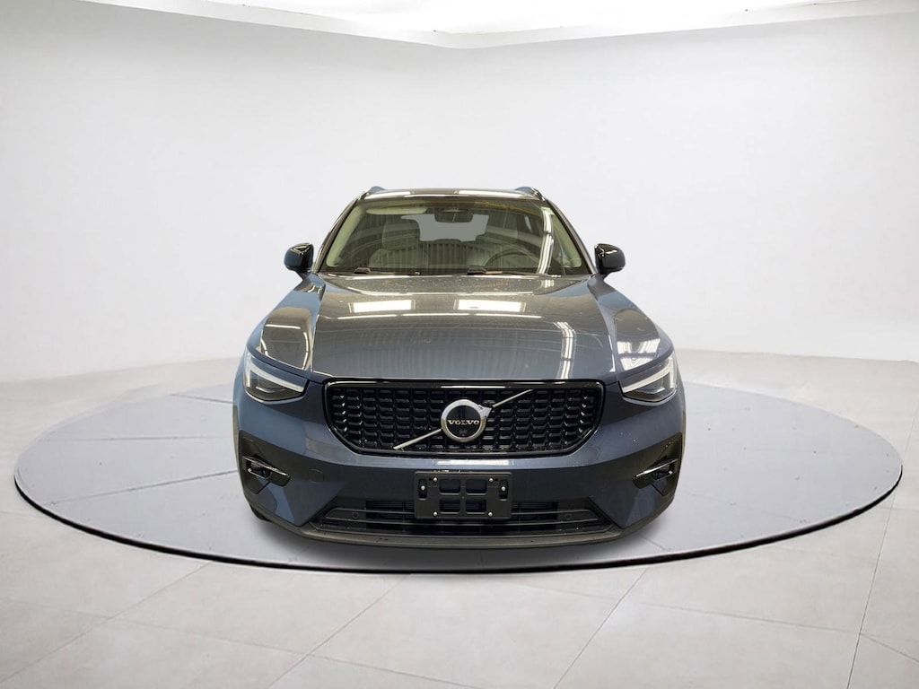 New 2026 Volvo XC40 B5 Ultra SUV