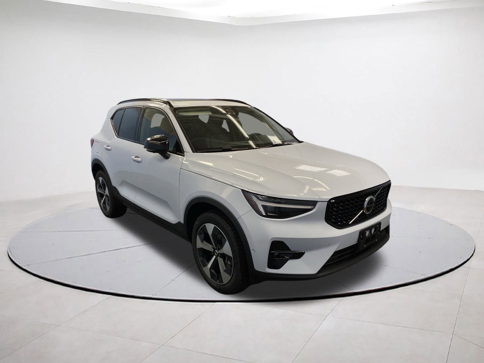 2026 Volvo XC40 Plus's photo