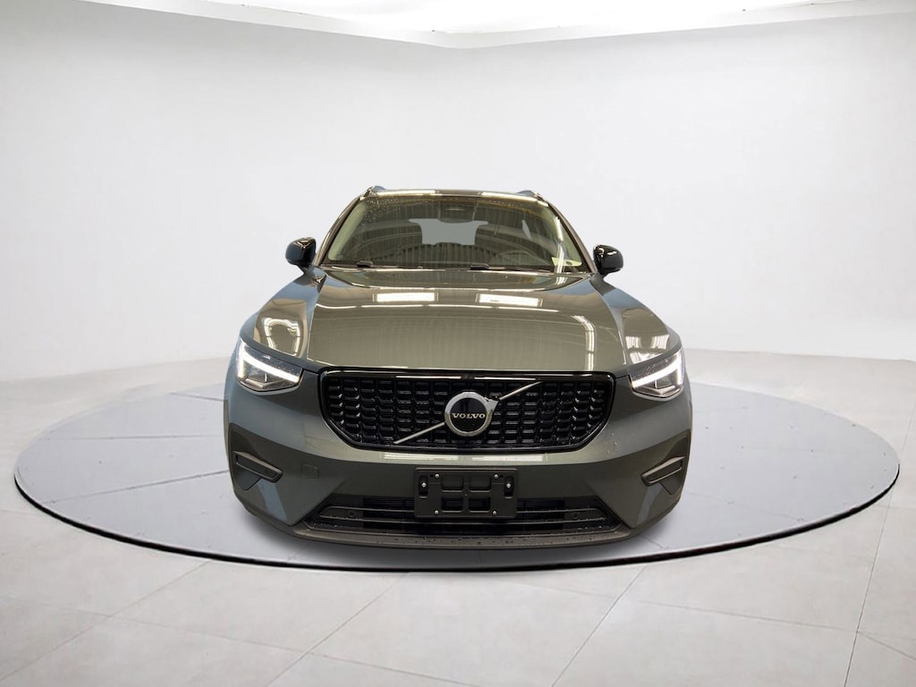 Certified 2026 Volvo XC40 B5 Core SUV