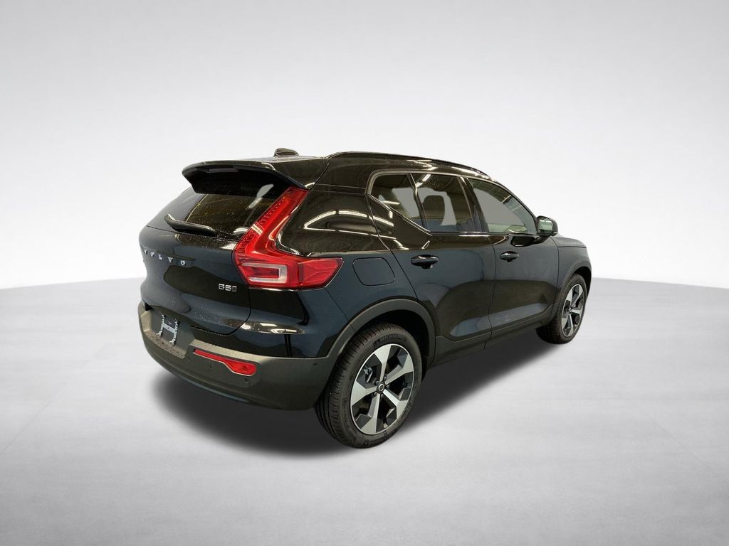 2026 Volvo XC40 Plus - Photo 7