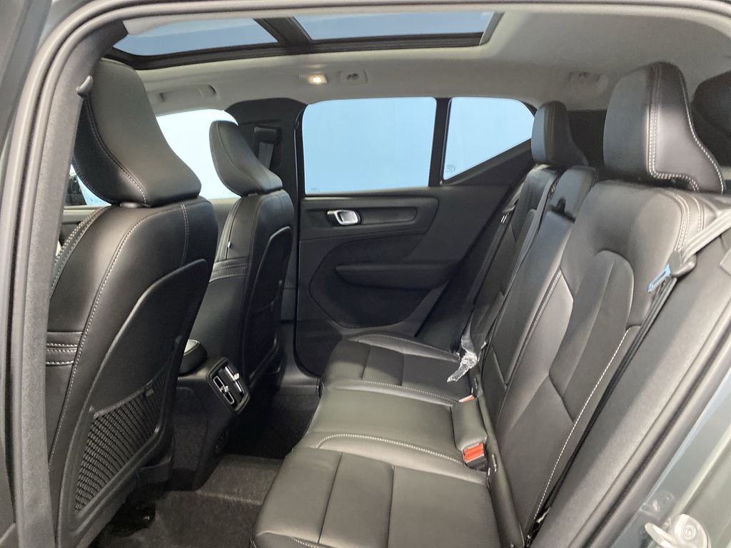 2026 Volvo XC40 Core - Photo 14