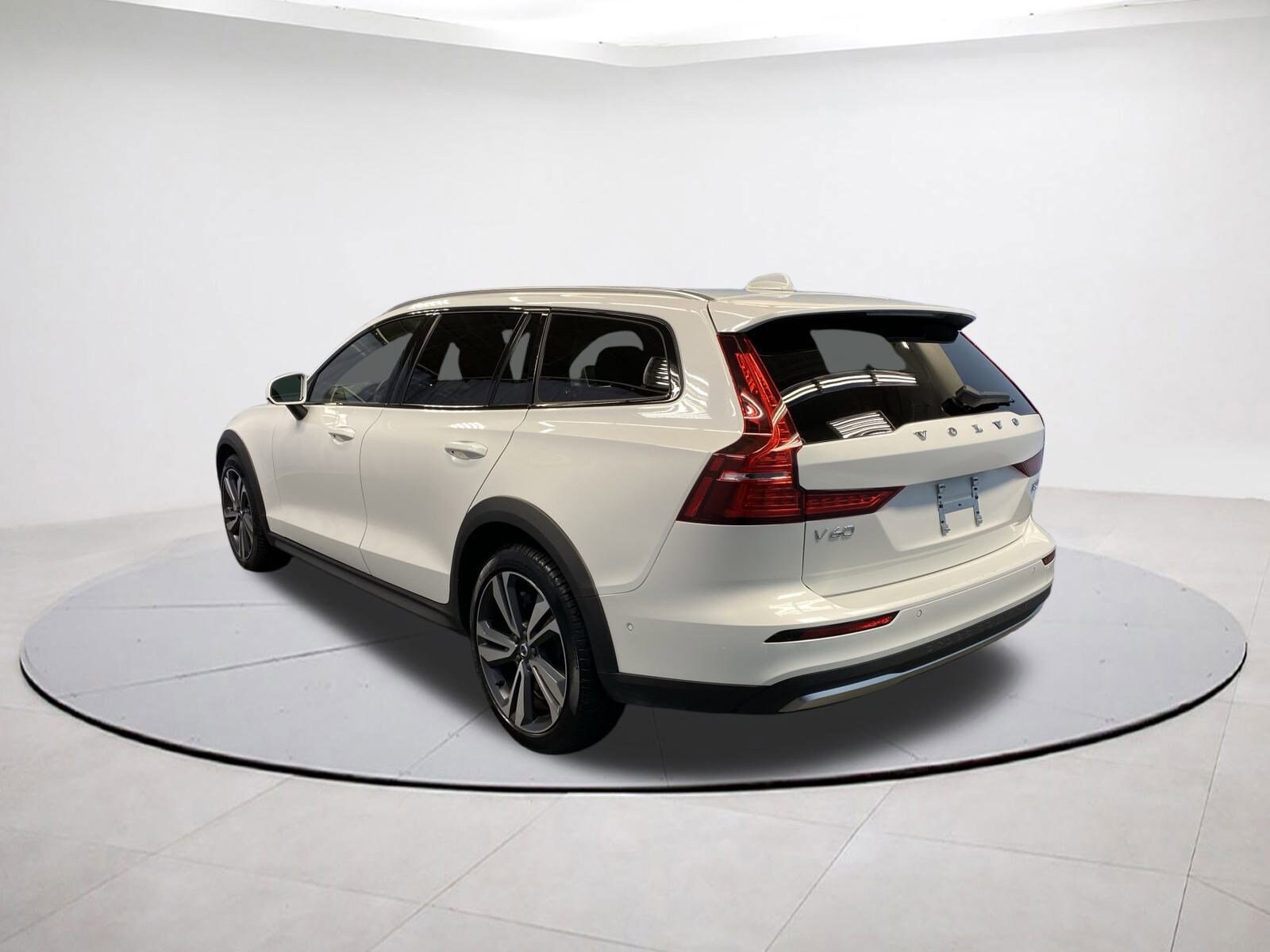 2025 Volvo V60 Cross Country Plus photo 4