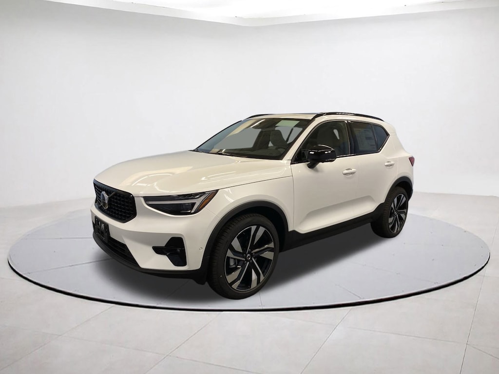 New 2026 Volvo XC40 B5 Ultra SUV