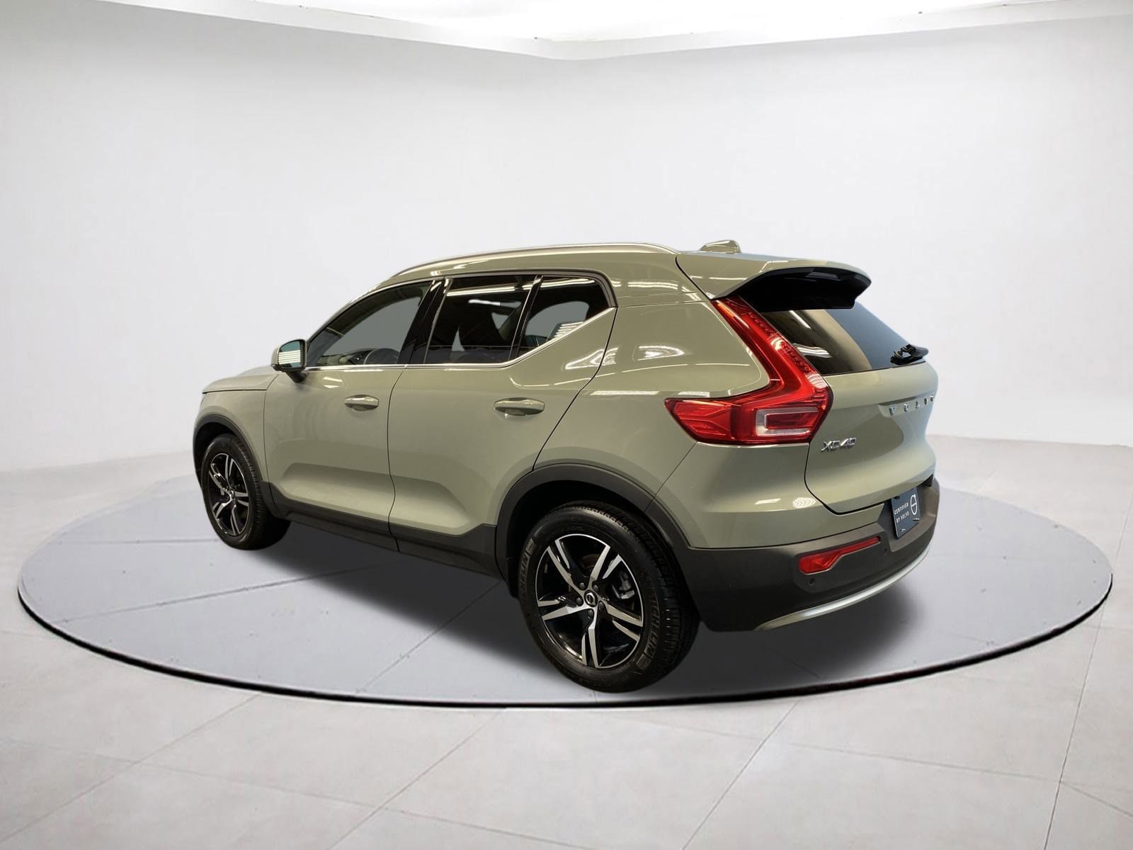2025 Volvo XC40 Core photo 4