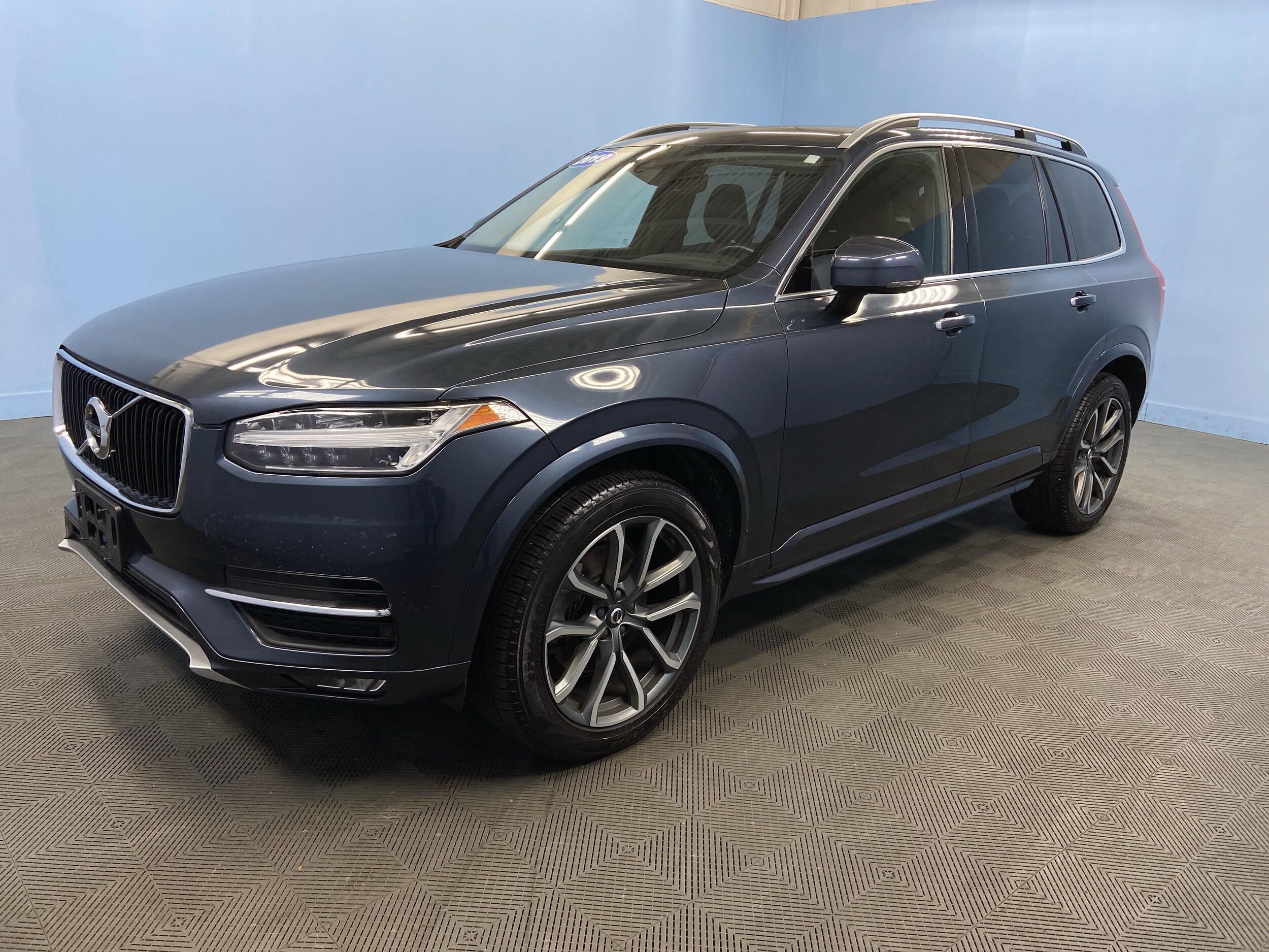 2019 Volvo XC90 T5 Momentum photo 3