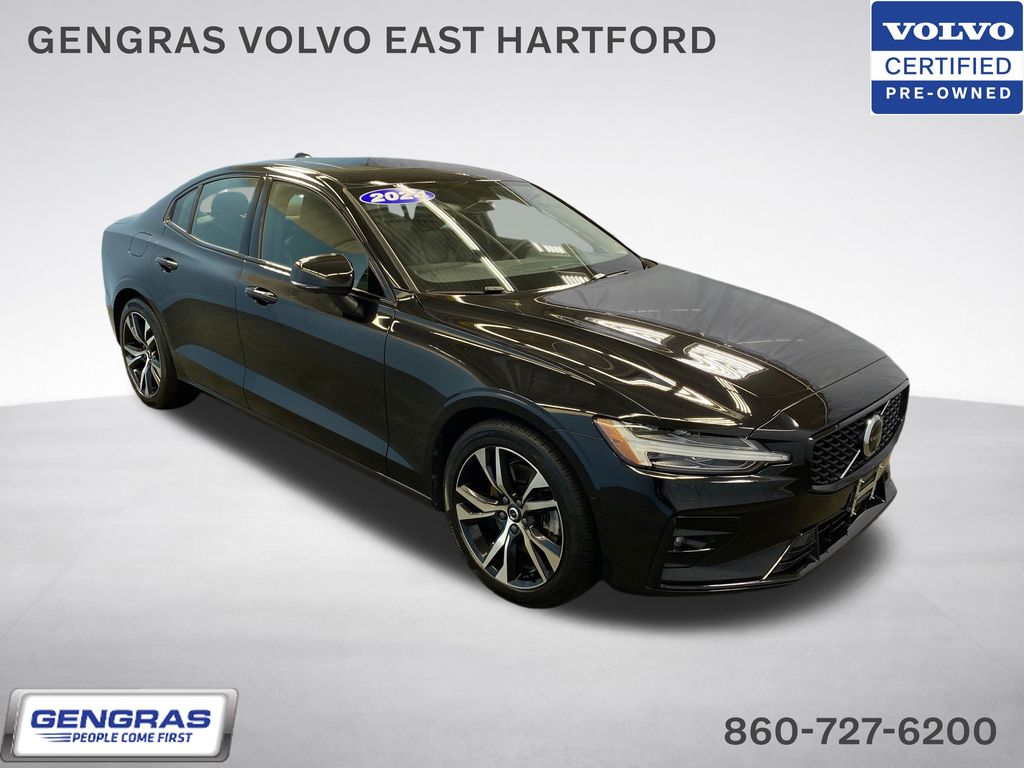 2024 Volvo S60 B5 Plus Dark Theme AWD's photo