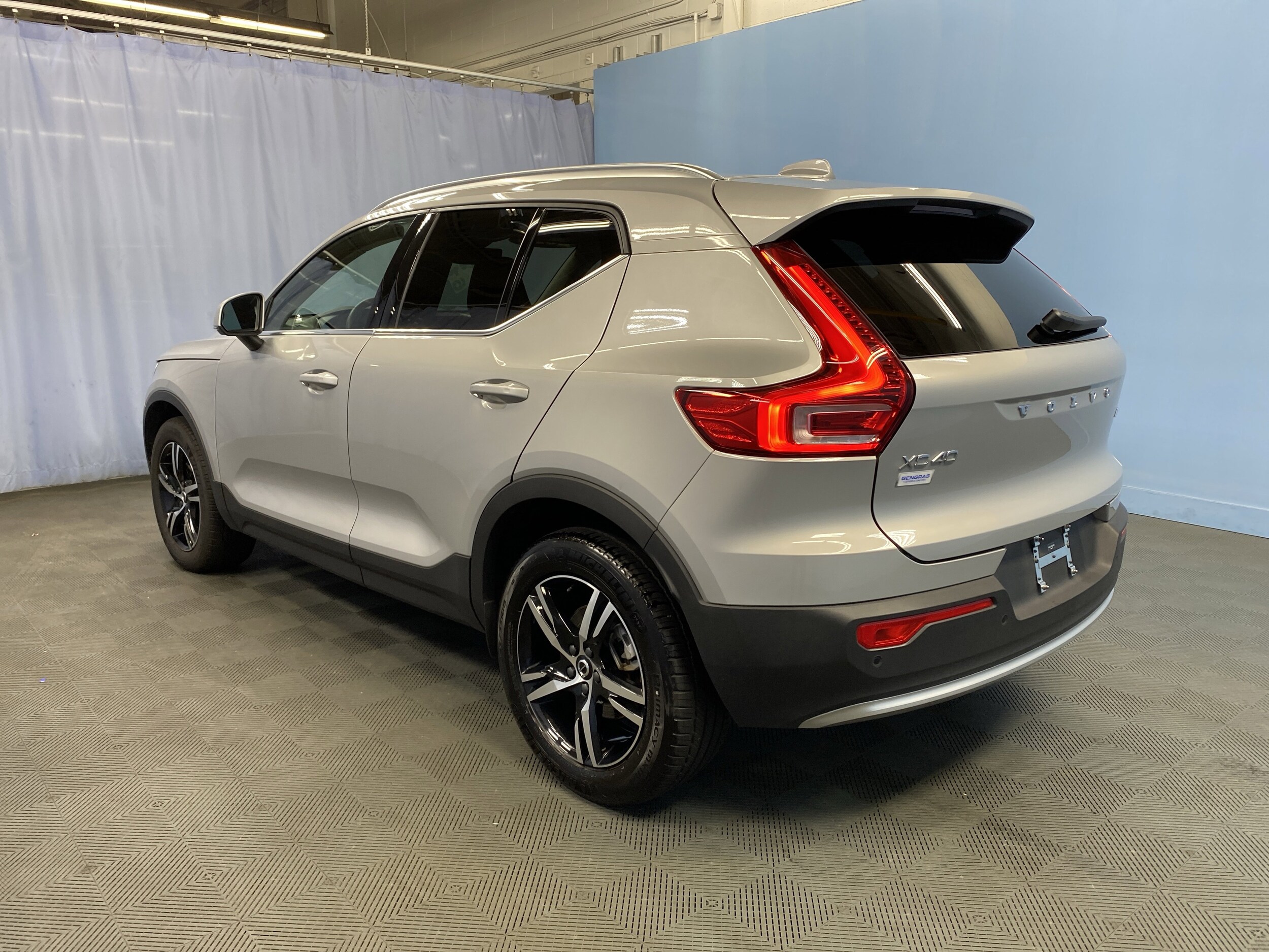 2025 Volvo XC40 Core photo 3