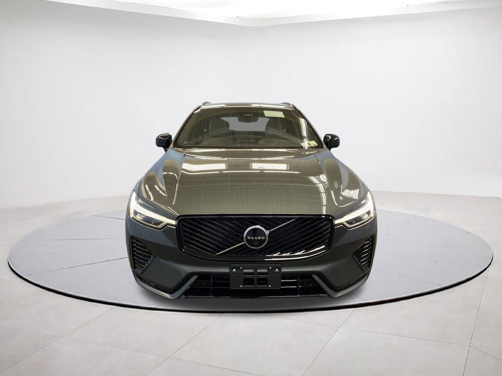 New 2026 Volvo XC60 B5 Plus SUV