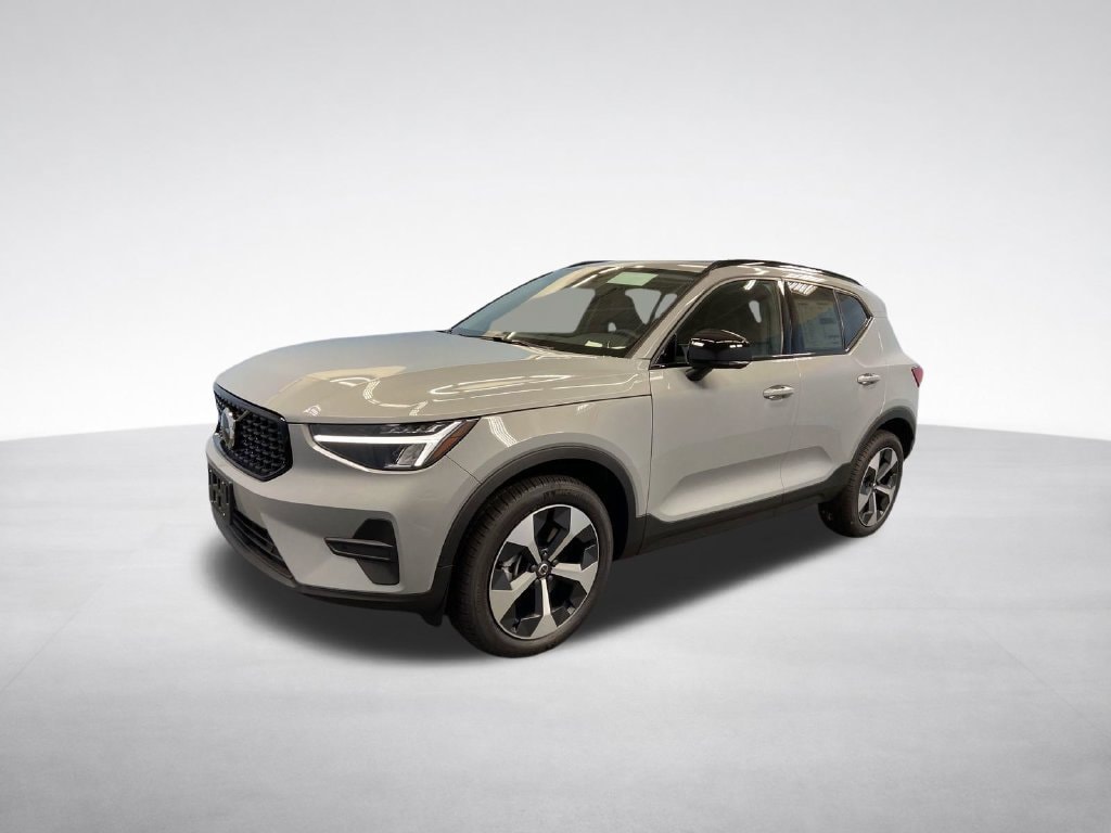 2026 Volvo XC40 Core - Photo 3