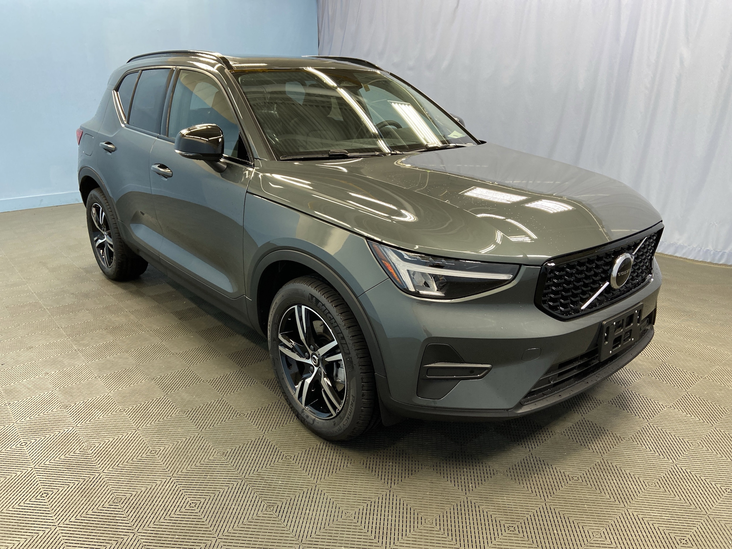 2026 Volvo XC40 SUV 