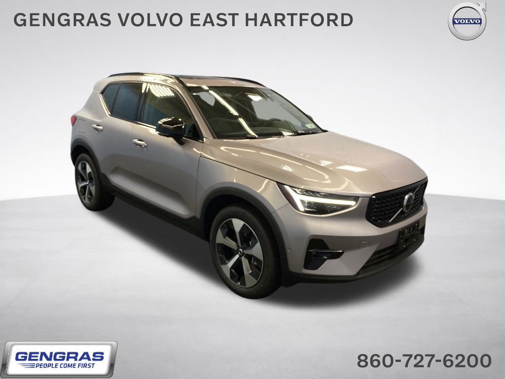 2026 Volvo XC40 SUV 