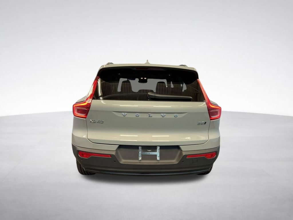 2026 Volvo XC40 Core - Photo 6